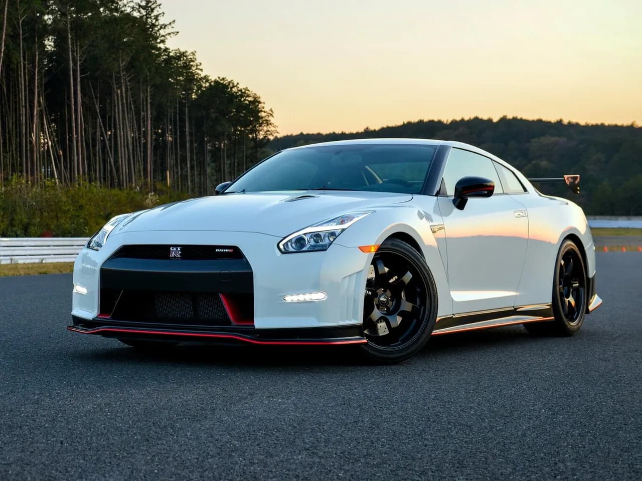 Nissan GT-R