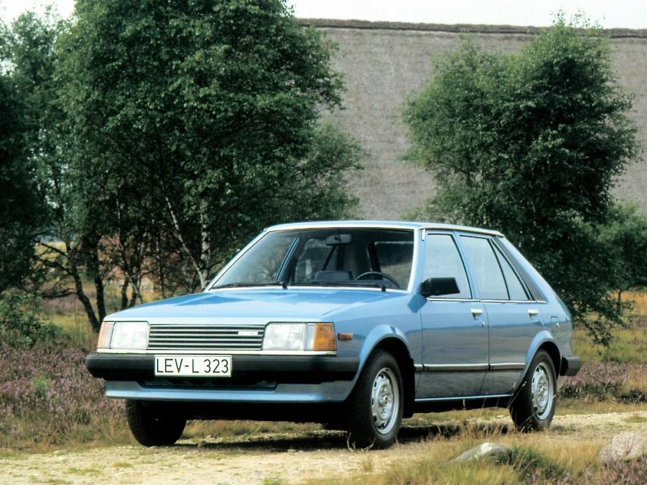 Mazda 323