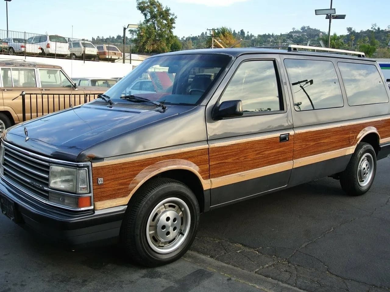 Plymouth Voyager