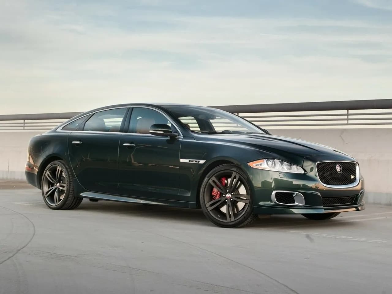 Jaguar XJR