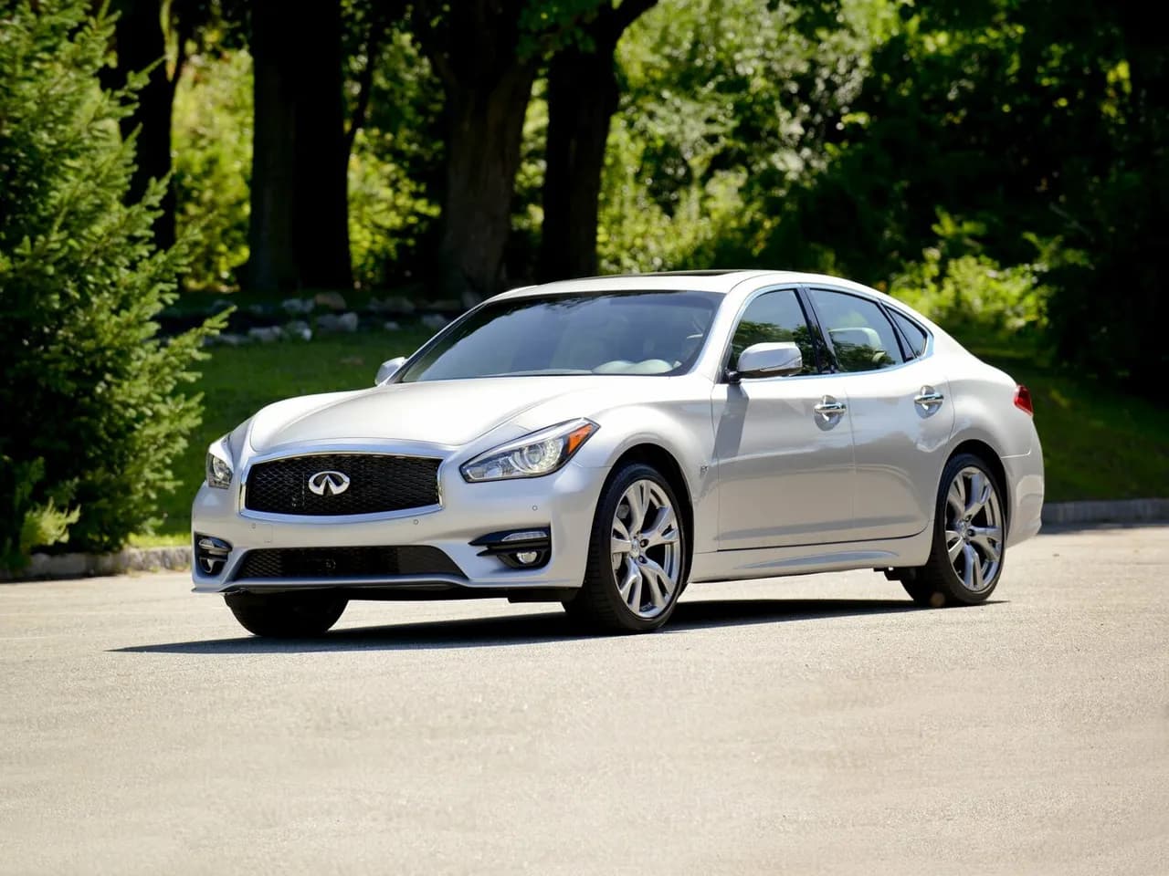 Infiniti Q70