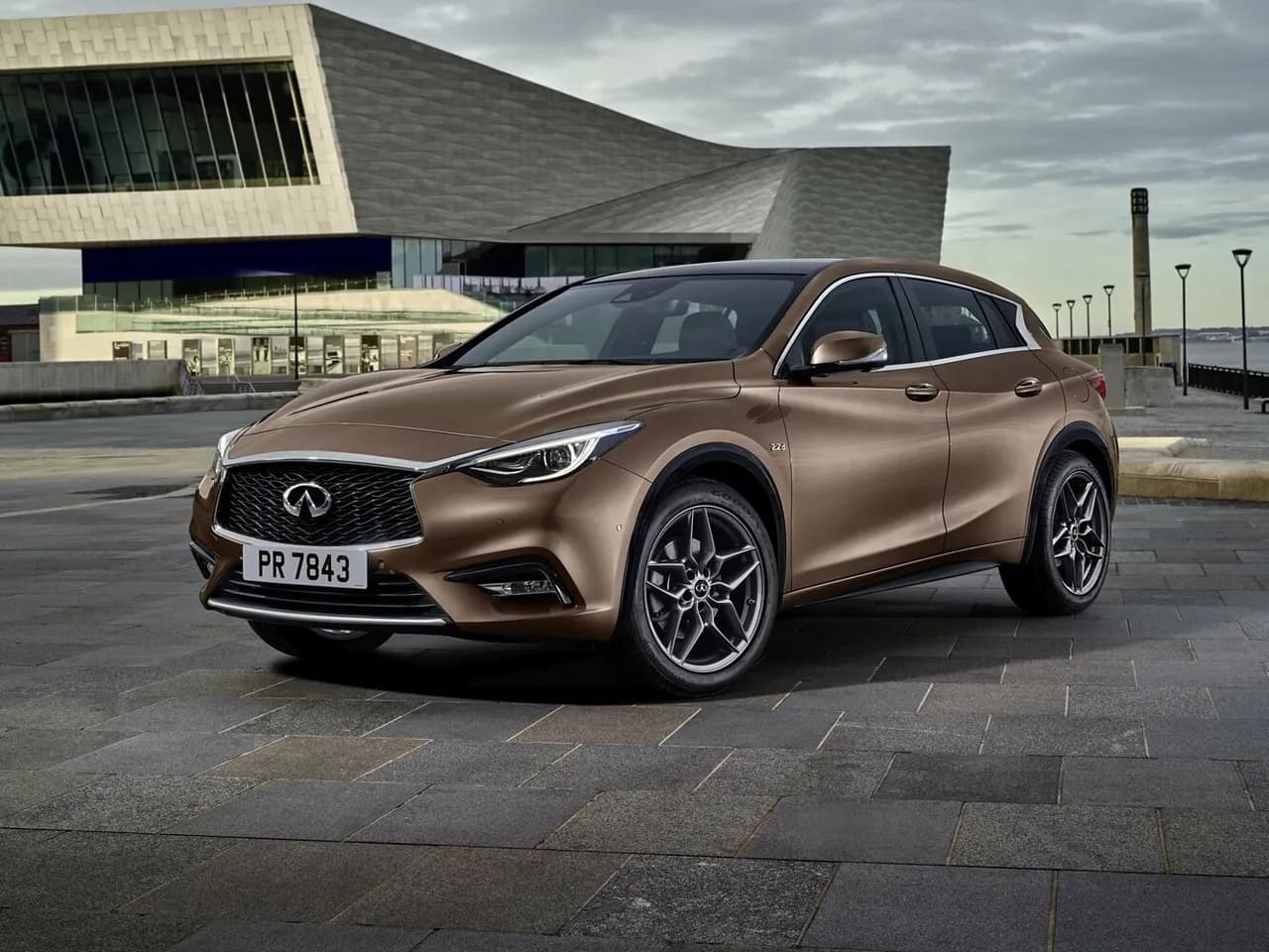 Infiniti Q30