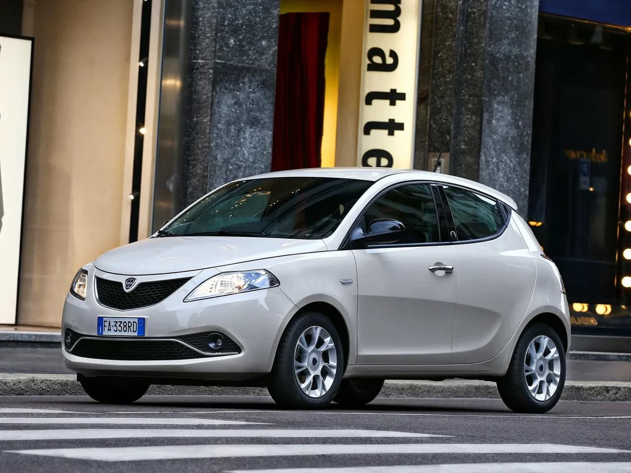 Lancia Ypsilon