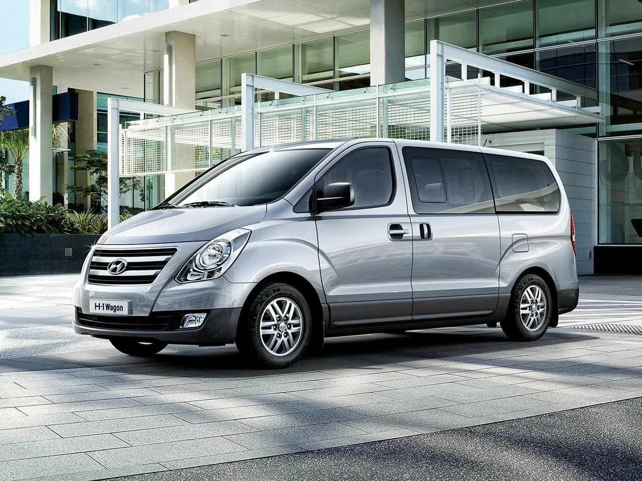 Hyundai H-1