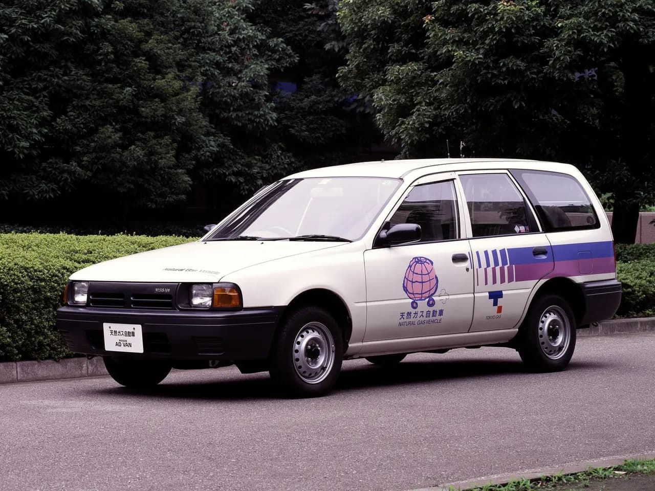 Nissan AD