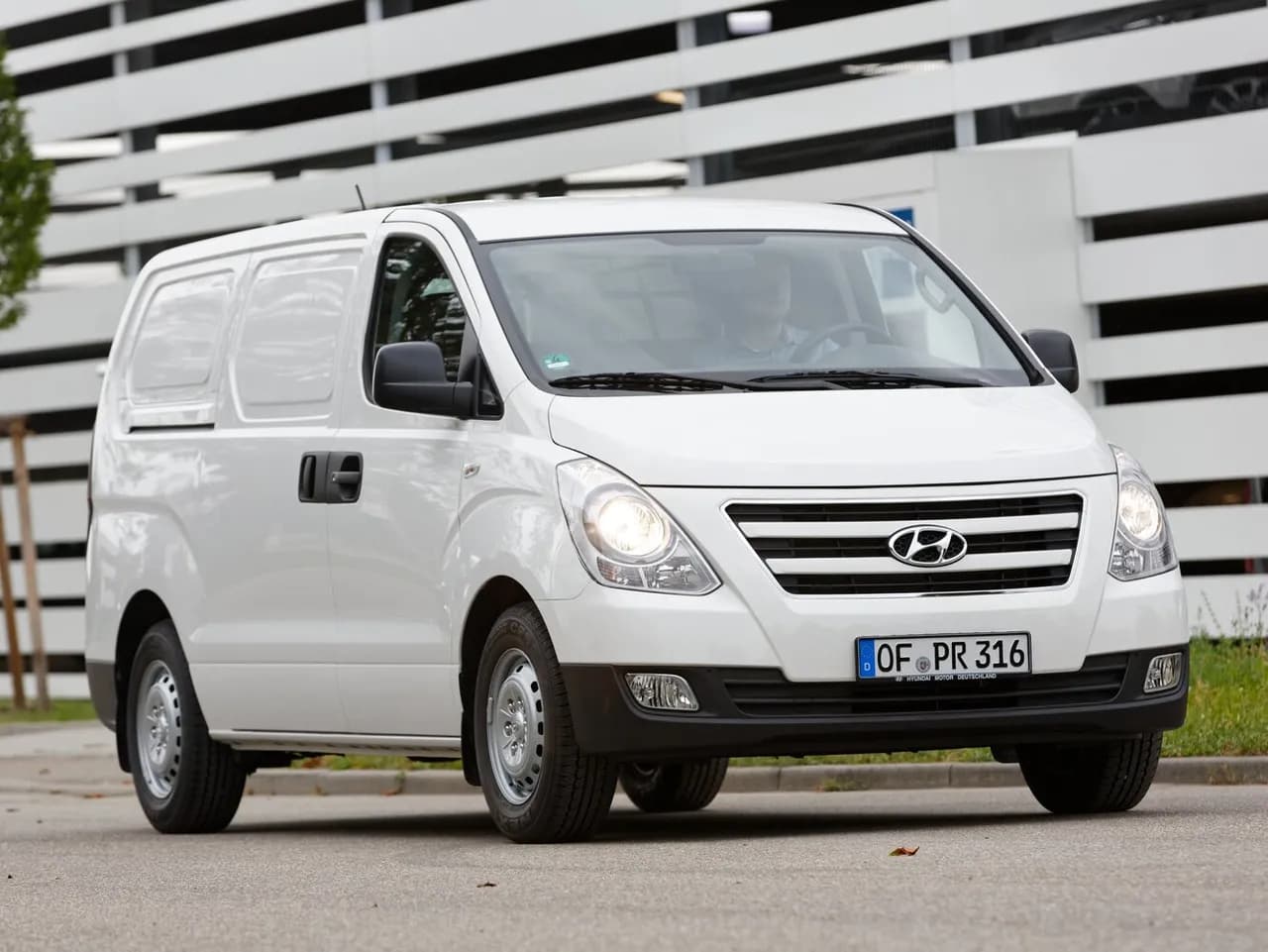 Hyundai Grand Starex