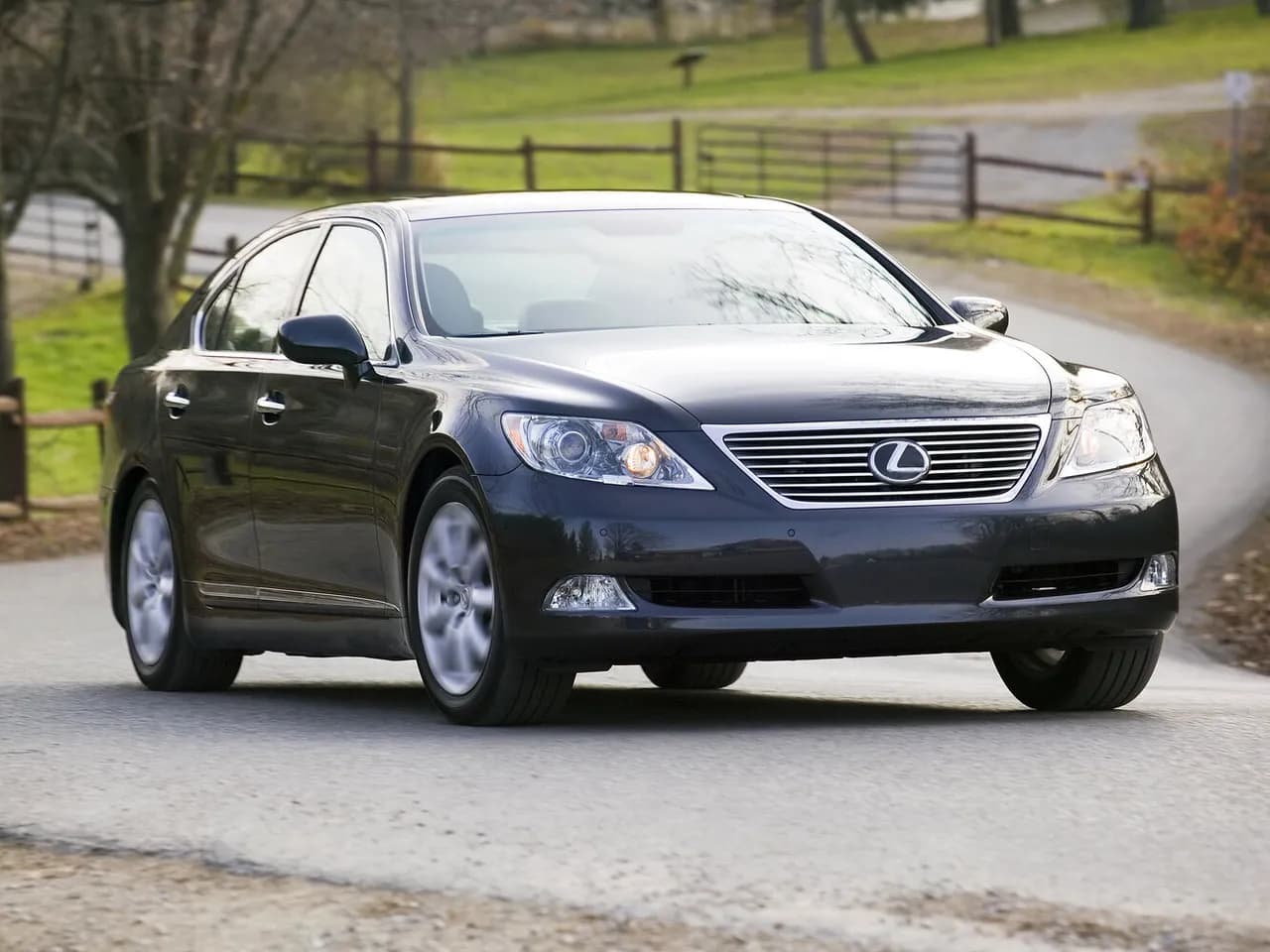 Lexus LS