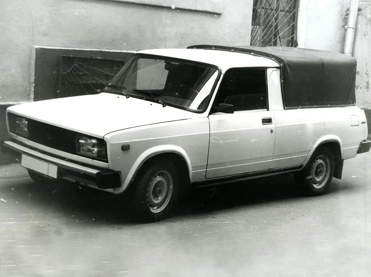 Lada 2104