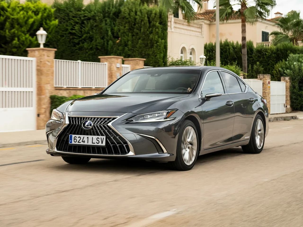 Lexus ES