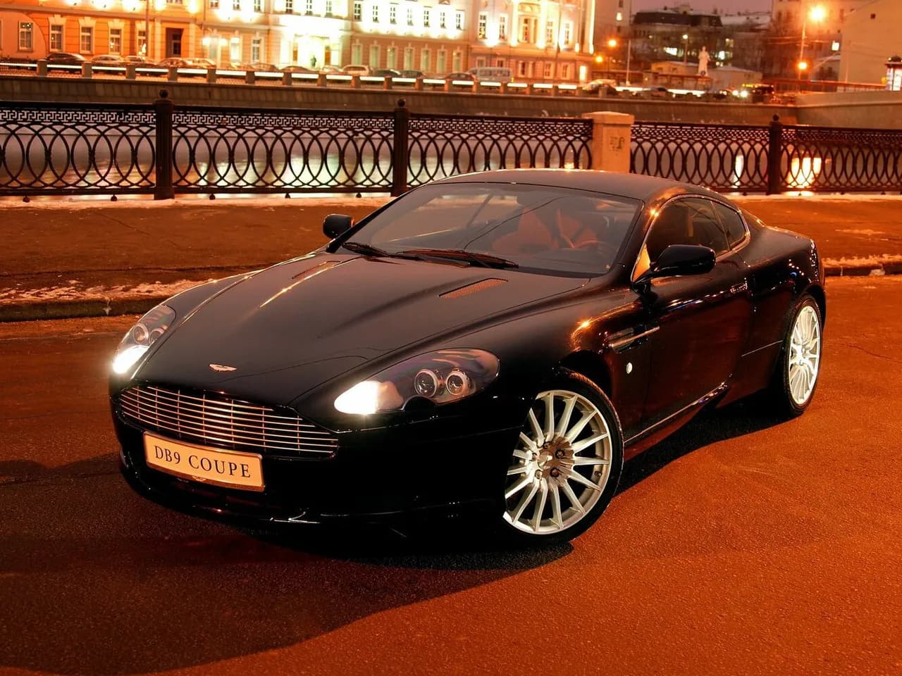 Aston Martin DB9