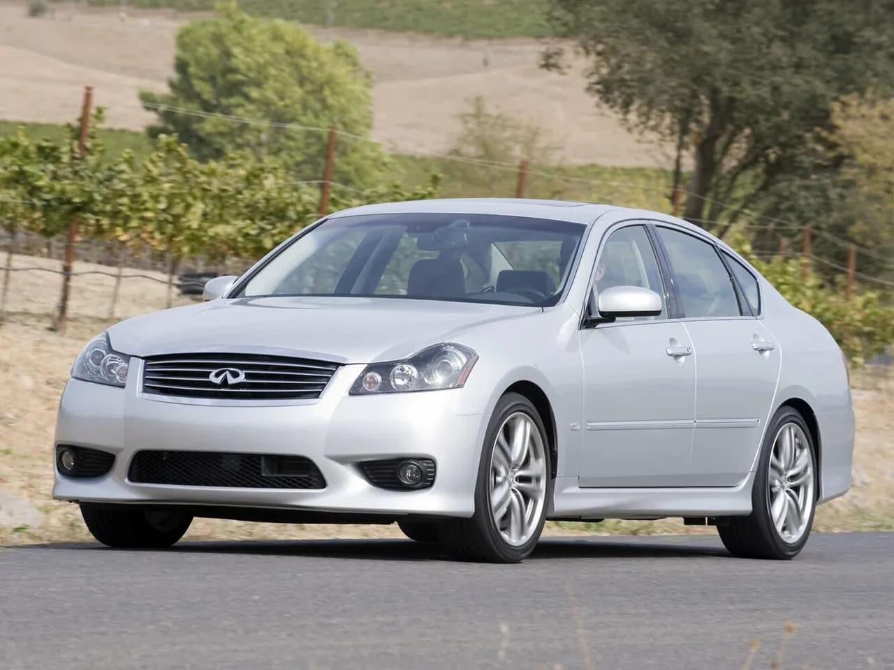Infiniti M