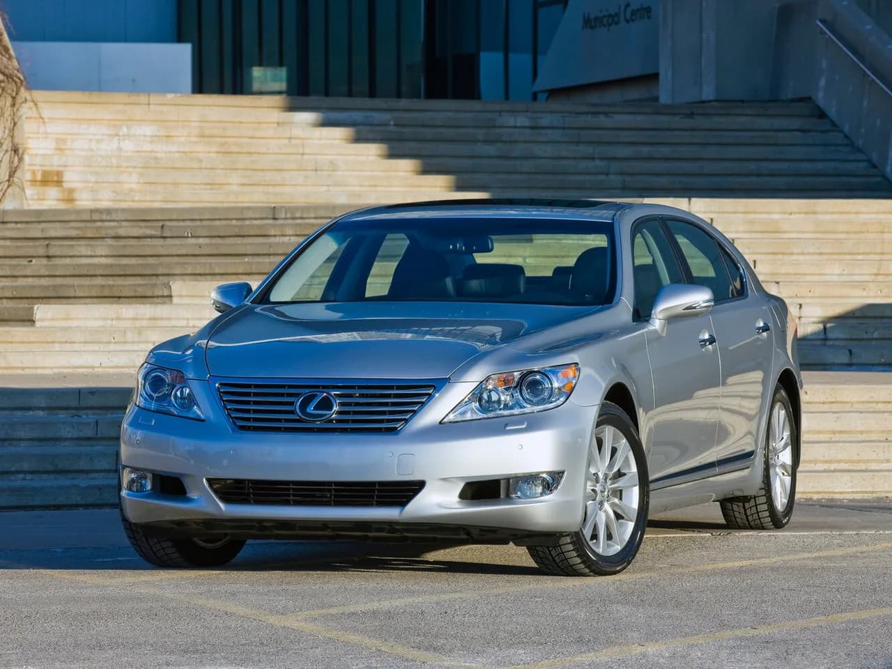 Lexus LS