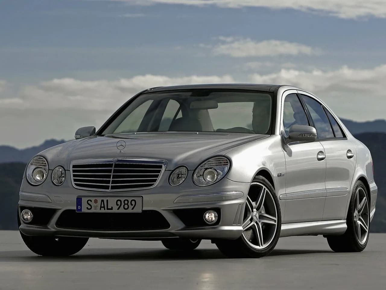 Mercedes-Benz E-Класс AMG