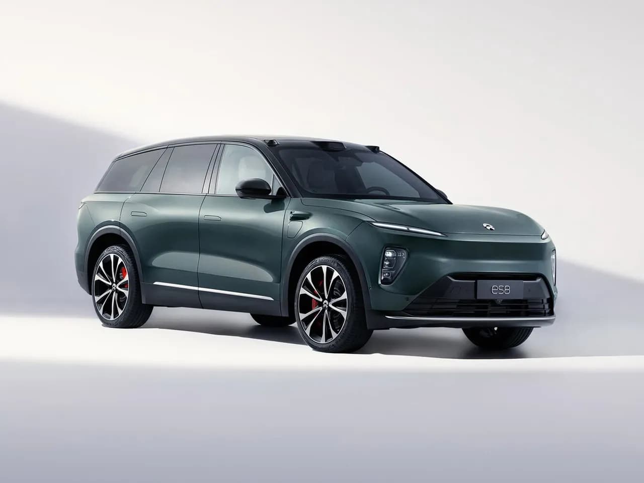 Nio ES8