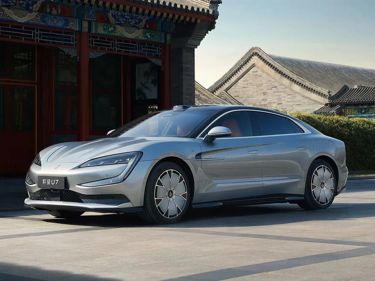 BYD Yangwang U7