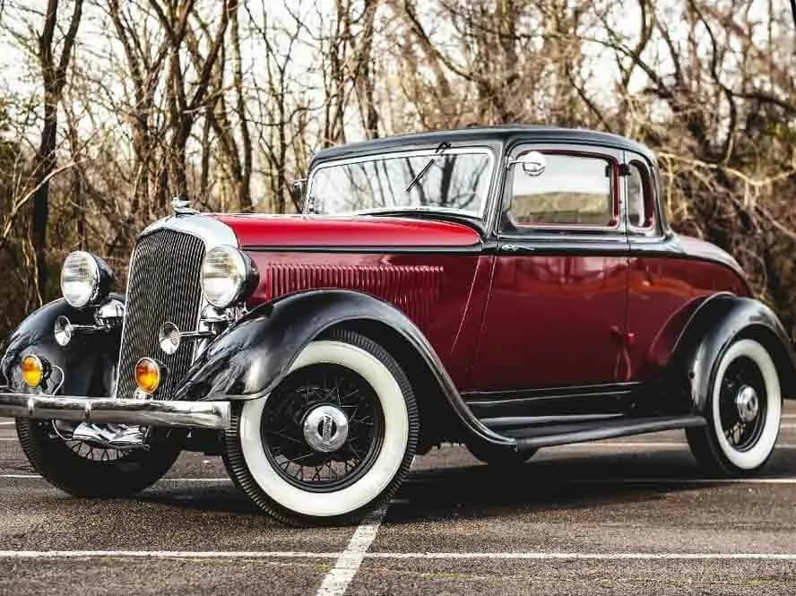Plymouth De Luxe