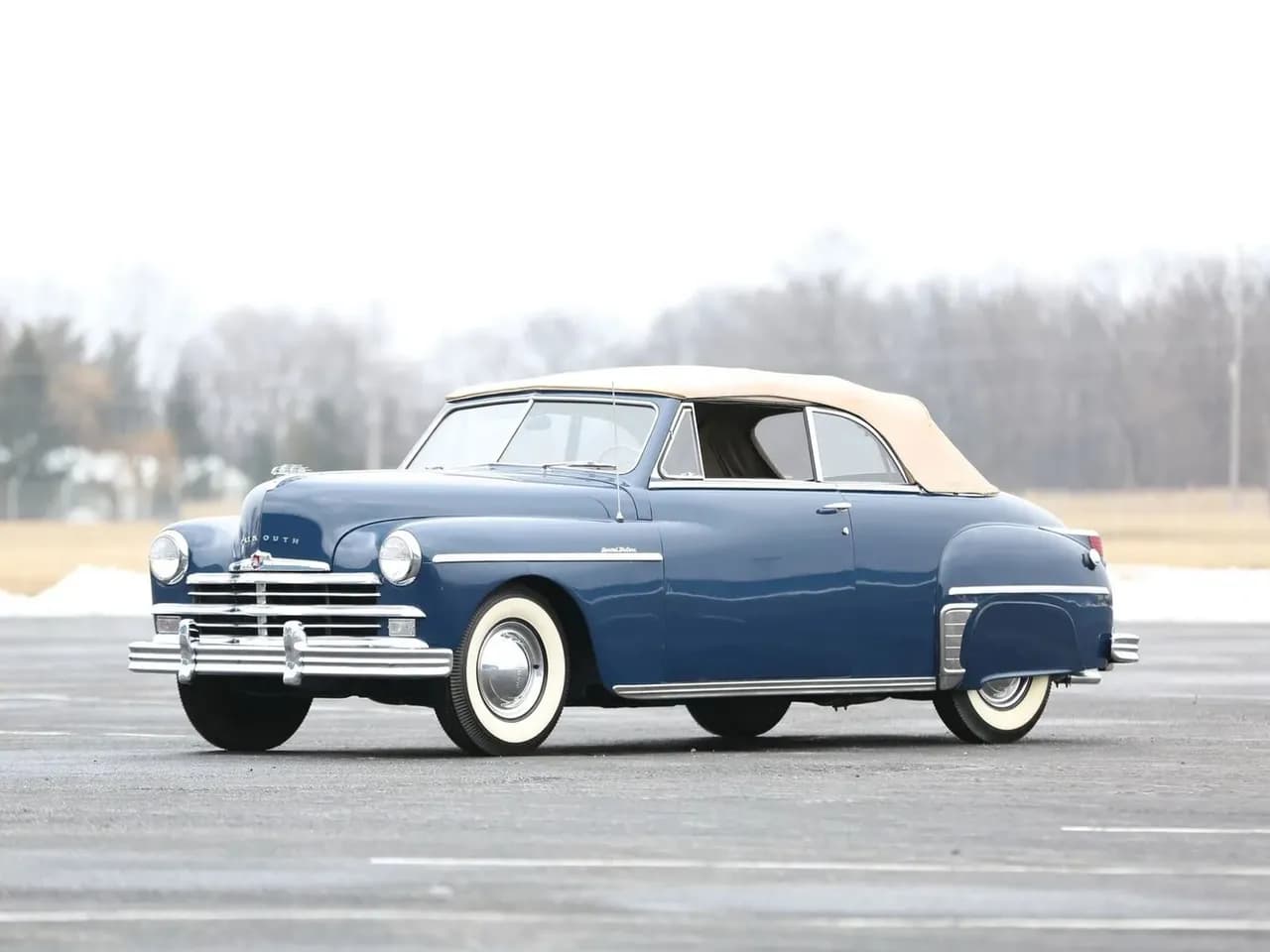 Plymouth De Luxe