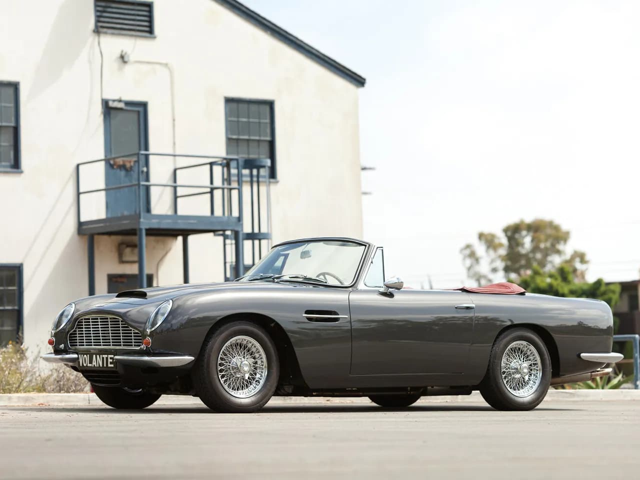 Aston Martin DB6