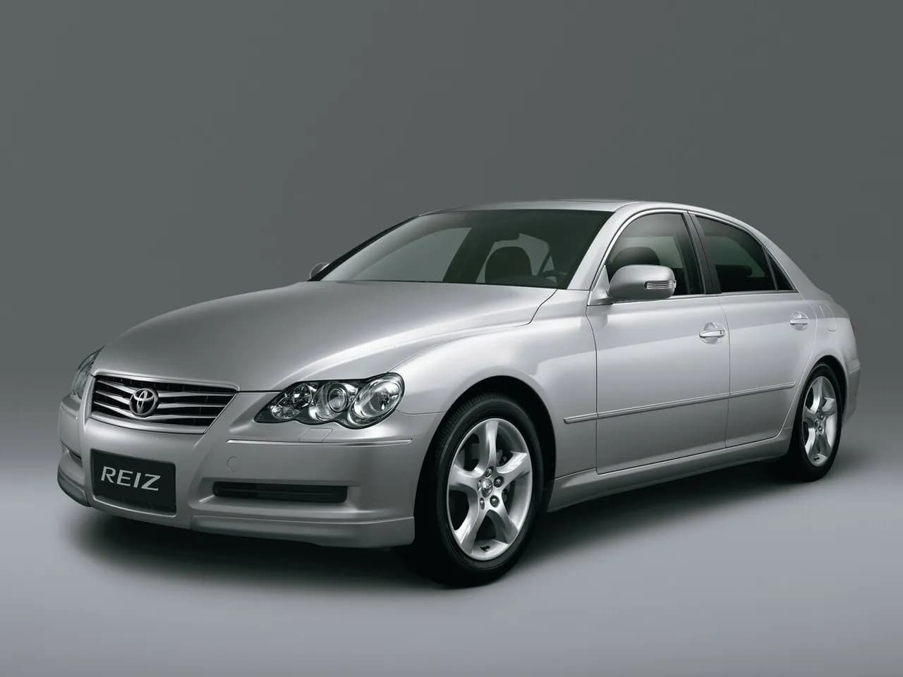 Toyota Reiz