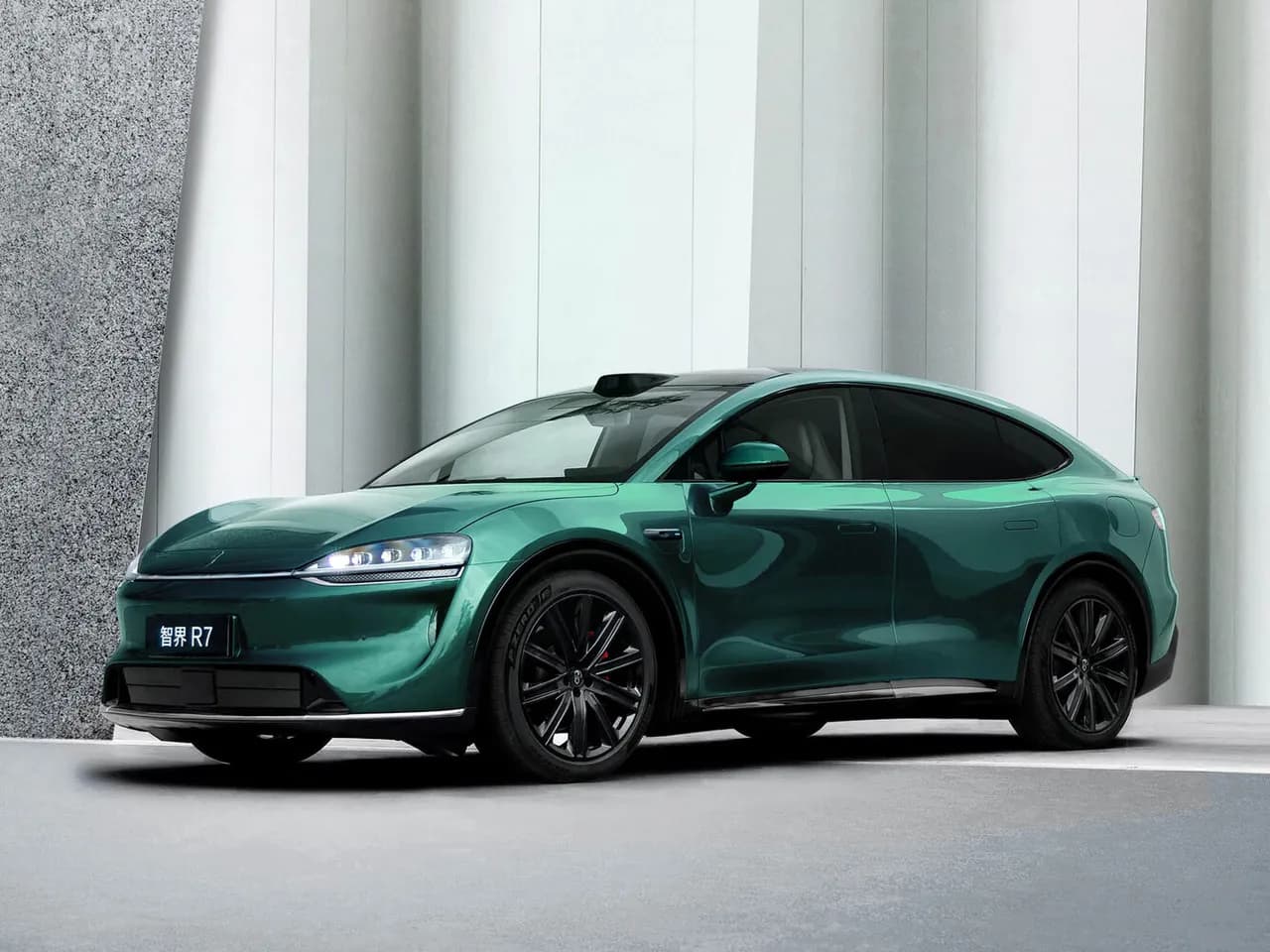 Luxeed R7