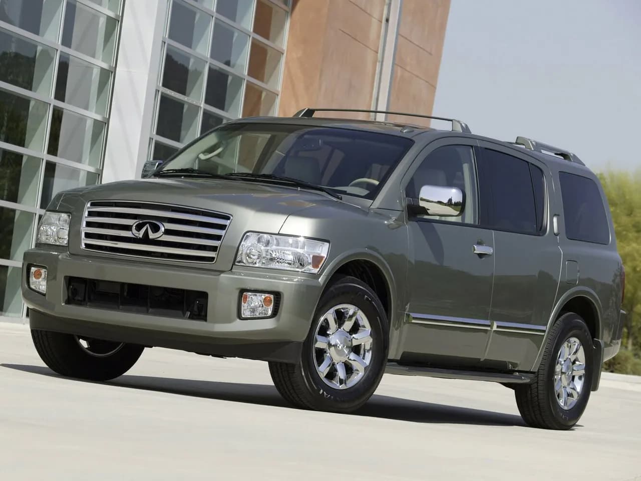 Infiniti QX56