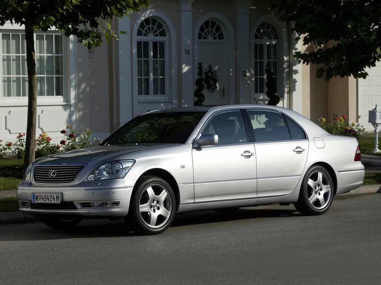 Lexus LS