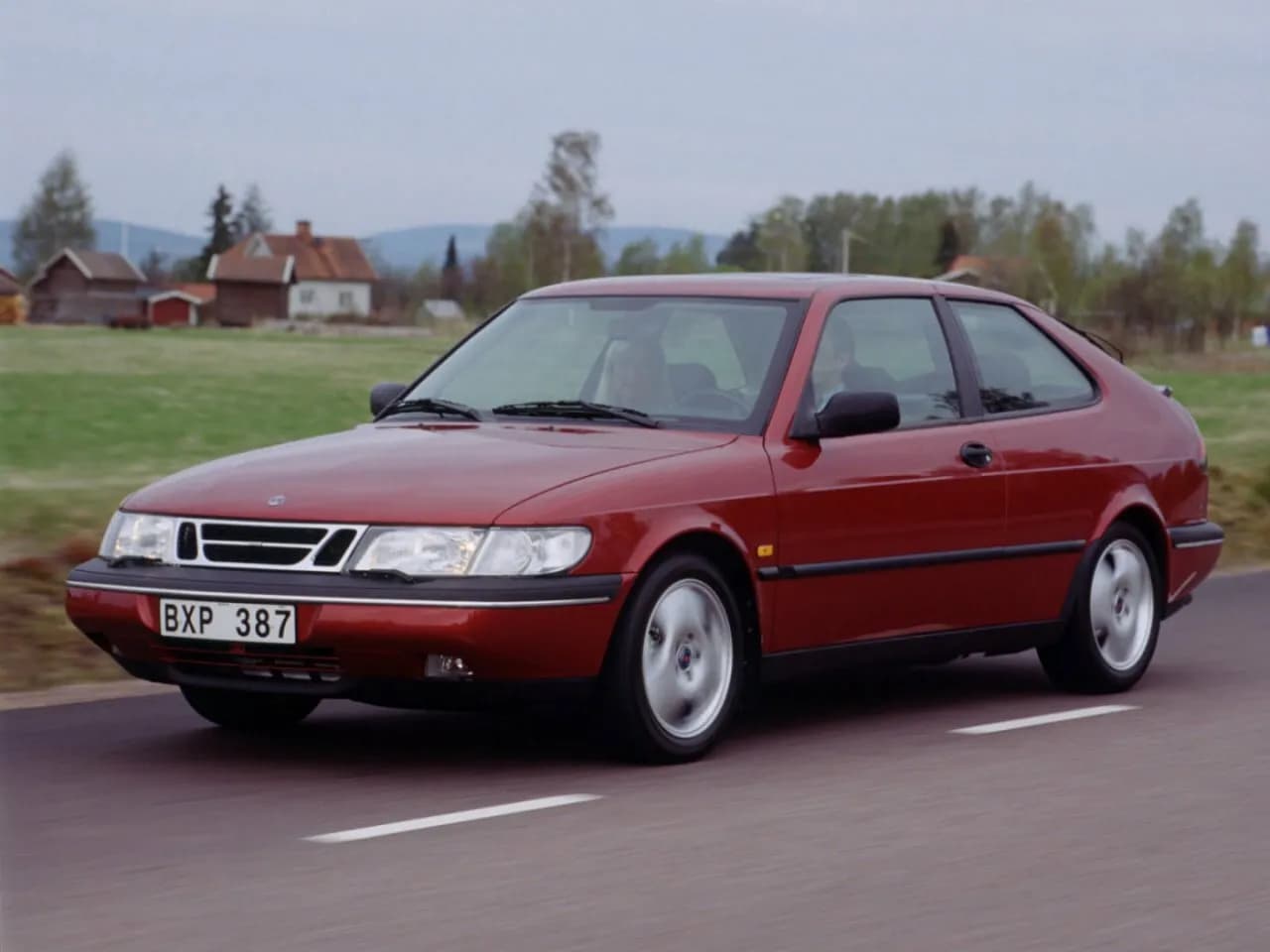 Saab 900