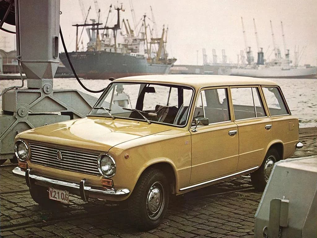Lada 2102