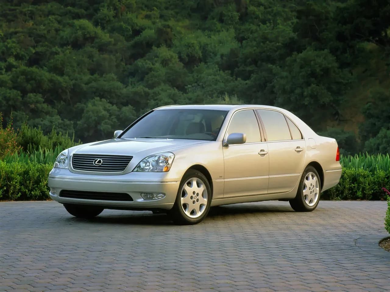 Lexus LS