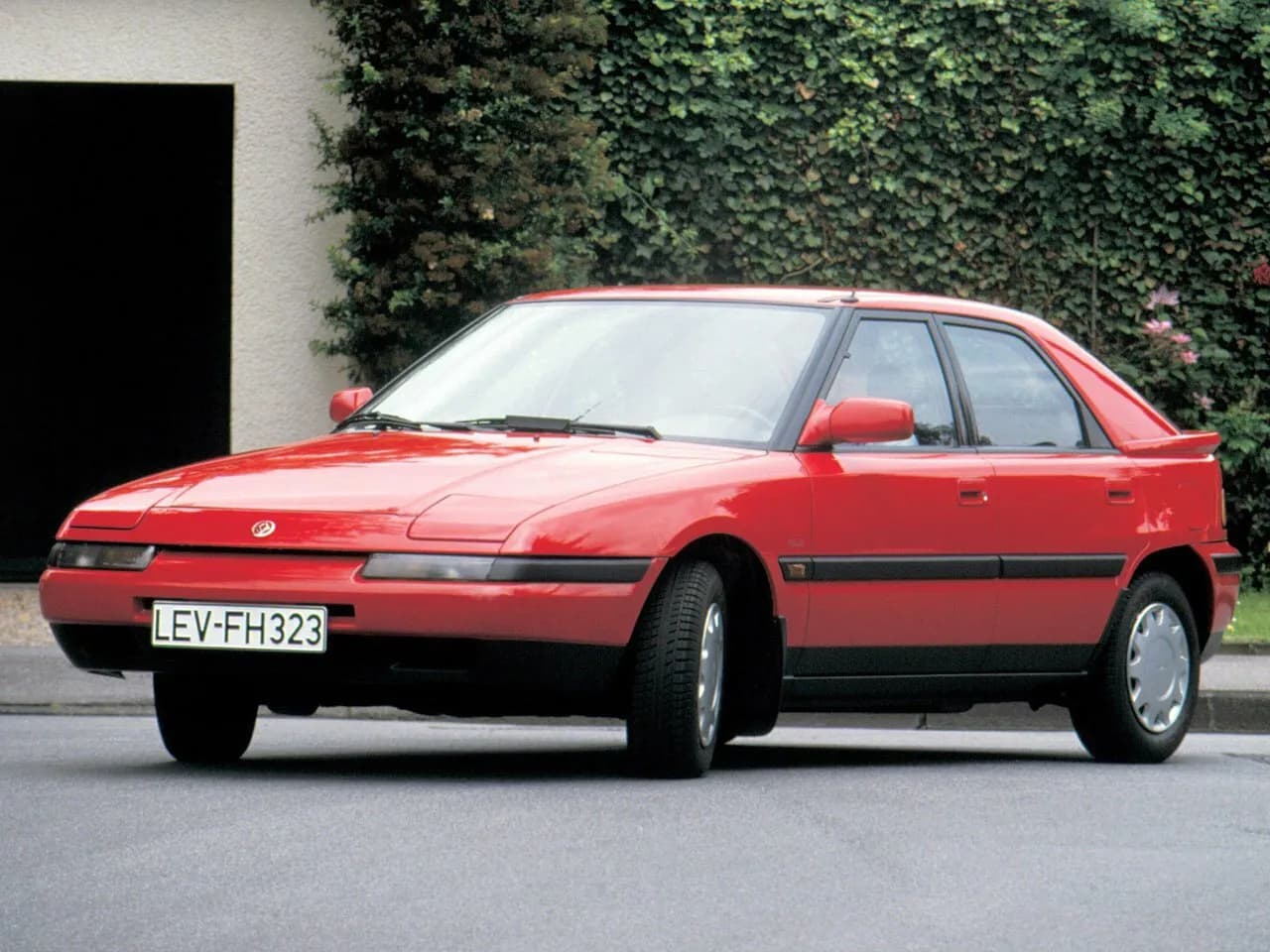 Mazda 323