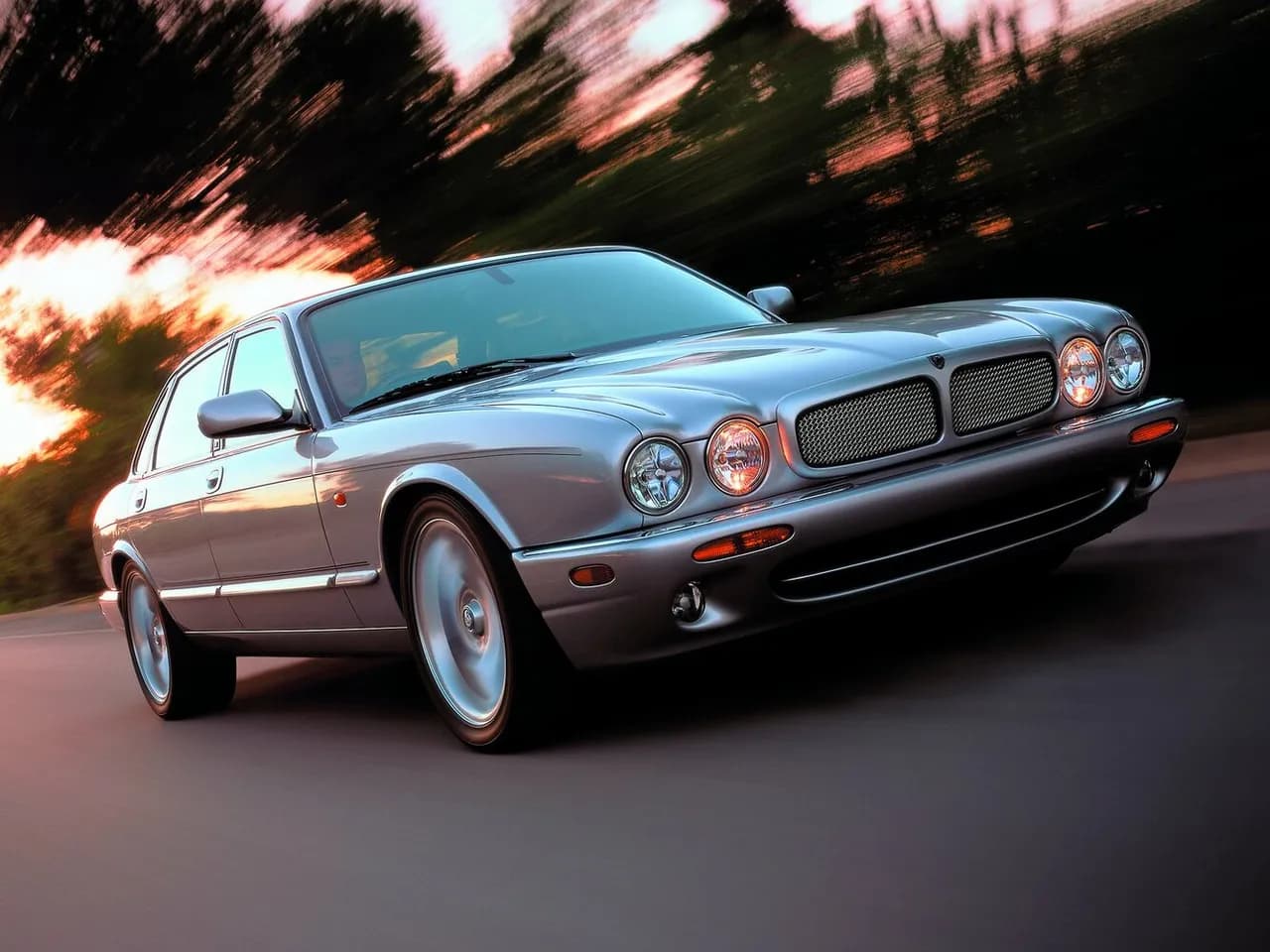 Jaguar XJR
