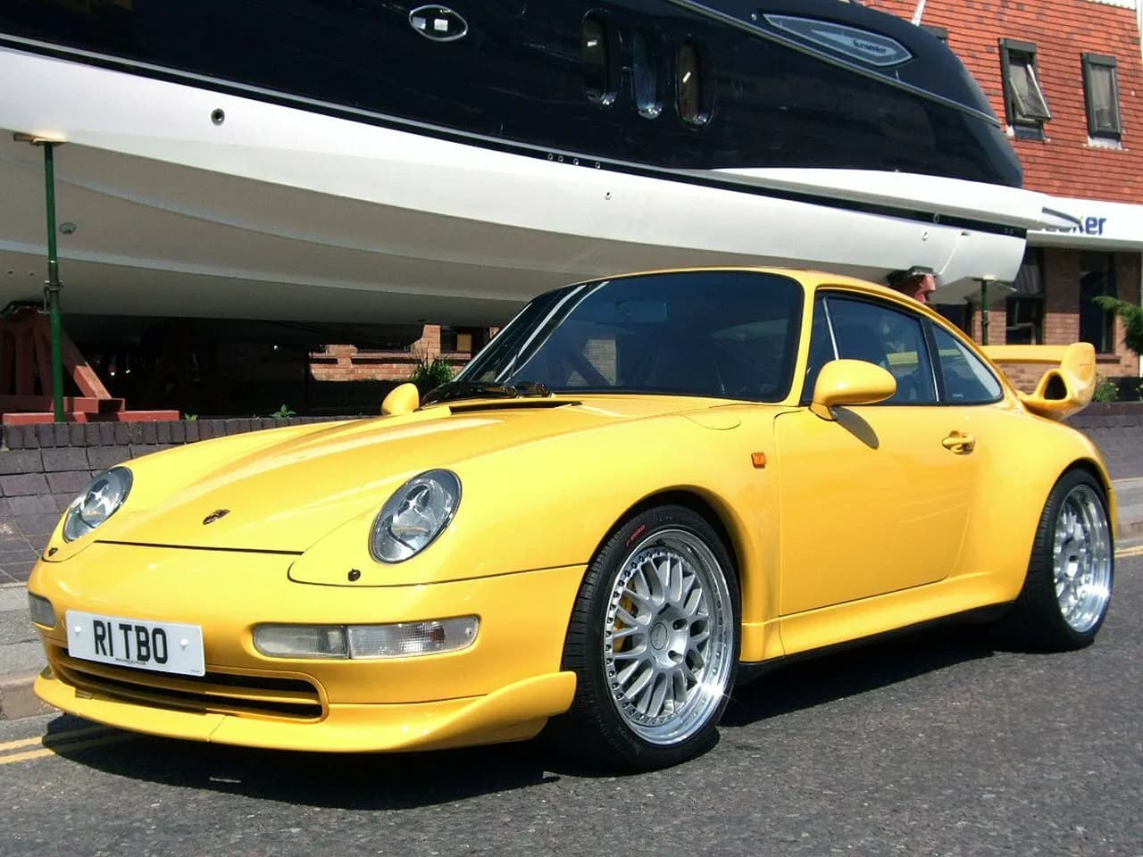 Porsche 911 GT2