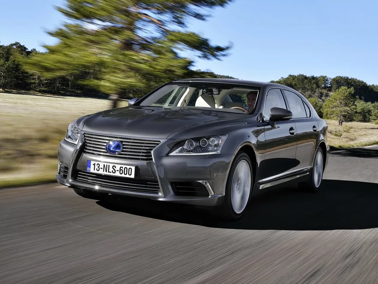 Lexus LS